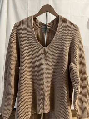 Urban Outfitters Chunky V-Neck Sweater in Light Brown